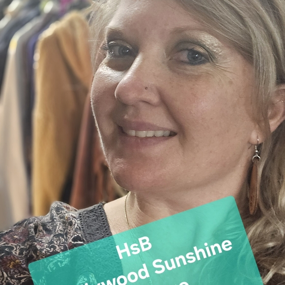 Meet your Posher, Holly - Picture 6 of 8